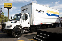 他山之石，美国首推重型商用电动汽车的高速充电站