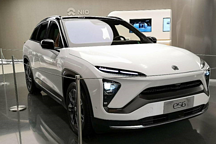 新能源当道，国产豪华新能源汽车表现如何？唐EV和蔚来如何选择