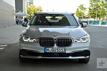 宝马七系自动驾驶体验，平稳安全的体验，还有多久才能面世