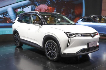 620km续航，还配云端智能无人泊车系统，这款6座SUV厉害了