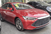 比亚迪秦PLUS到店实拍，高颜值+油耗3.8L，还买啥燃油车？