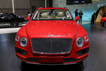 不为省油而生，宾利添越PHEV能成为新能源豪车的标杆吗？