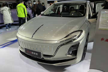 纯电续航431km，外观别致，红旗新款纯电轿车亮相