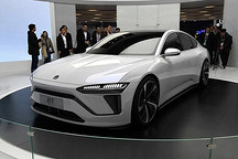 蔚来新款轿车ET7亮相，最大亮点：续航可达1000公里