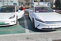 停车场偶遇Model 3和比亚迪汉，差距一目了然