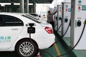 60秒完成换电，电动网约车的未来或不在续航