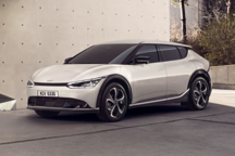 起亚旗下首款纯电动车型EV6官图曝光，将于3月底全球首发