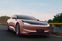 新能源汽车圈已经成为全新的资本战场！大佬们的竞争谁能胜出？