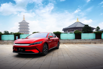 谁说电车安全性不高，比亚迪汉EV为纯电车正名