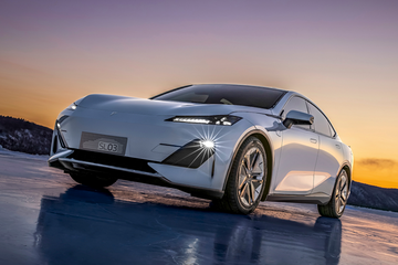 长安深蓝SL03首批新车完成交付，累计订单已超过4万台