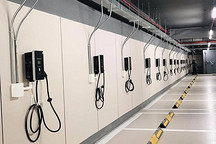 8月份公用充電樁增加4.8萬臺，私人充電樁今年增長540.5%