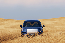 極氪009上市，進(jìn)軍純電智能豪華MPV市場(chǎng)，零百加速時(shí)間僅為4.5S