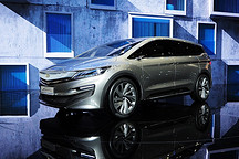 插电混合动力！吉利MPV混动版实车曝光