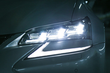 日间行车灯起装饰作用还是警示作用?