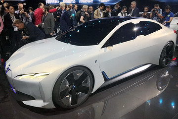 宝马里程碑式产品 宝马i Vision Dynamics发布