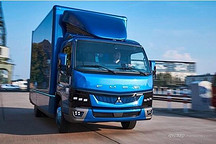 马斯克看了会流泪 戴姆勒抢先首发首款轻型全电动卡车