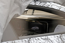 双屏设计 家族风 AMG GT Concept量产版内饰谍照