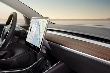 特斯拉的 Model 3 UI  展现了未来汽车交互及界面该有的样子