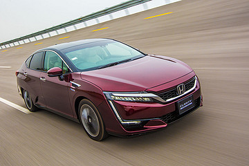 體驗(yàn)本田 Clarity Fuel Cell 三分鐘充滿能跑 750 公里