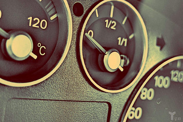 为什么说车载操作系统会是一门大生意？