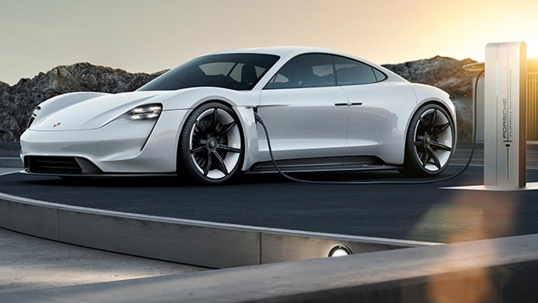 Porsche Missioin E заряжается в два раза быстрее, чем Tesla
