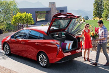 丰田在去年卖出了 152 万台新能源车，都有哪些车型贡献了销量？