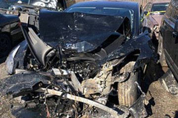 世界上首例 Model 3 撞毁事故出现，马斯克说以后车要多加一张“贴膜”