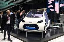 盘点MWC汽车科技：华为宝马争秀无人车，奔驰搭台讲区块链