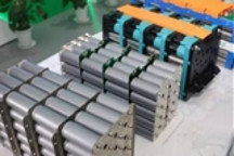 蓄电池报废高峰期即将到来 回收产业规模将超百亿元