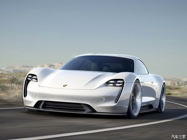 Porsche планирует построить суперзарядные станции, чтобы составить конкуренцию Tesla