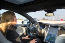 特斯拉：有了这款APP，再也不用担心背事故的锅