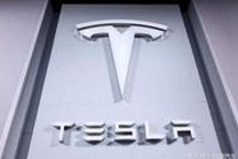 特斯拉Semi半自動電動卡車曝光，續航里程達500英里