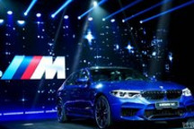 “西装暴徒”全新M5上市，号称BMW家族中最快的量产四门轿车