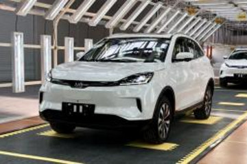 威马EX5首台试装车下线 最大续航里程或可达600公里