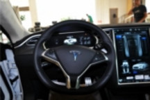 特斯拉车主实测分叉口：Autopilot确实会导致车祸