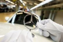 奔驰首次公布对事发车初步判断：相关系统当晚运行正常