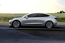 特斯拉 Model 3 雙電機(jī)版計劃在 7 月份推出