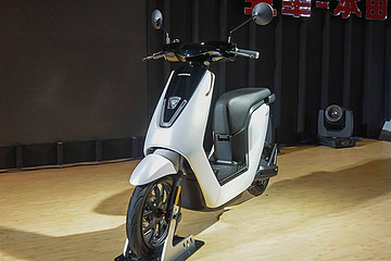 2018 上海国际摩展 本田发布新款电动车 E-Mobility Concept