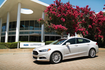 在对待自动驾驶这件事上，传统车企巨头也绝不含糊