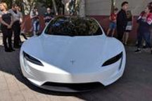 真好看！白色版特斯拉Roadster 2.0