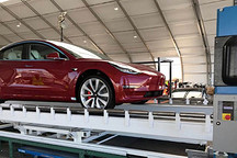 雙電機(jī)版特斯拉Model 3正式下線 或?qū)⒚麨镻80D