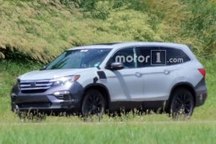 或推插電式混動版 本田中型SUV Pilot諜照曝光