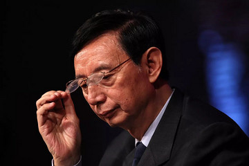 既有內(nèi)憂，也有外患，尹明善深陷力帆困局