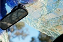 保險公司VS車企：誰將為自動駕駛碰撞事故擔責？