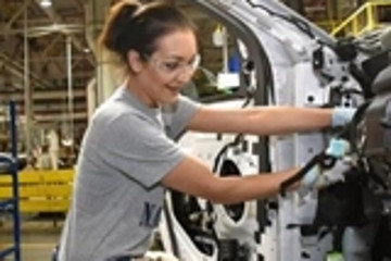 汽车制造4.0：实时大数据提升智能工厂效率及车辆品质