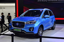 大屏是亮點(diǎn) 漢騰新純電動(dòng)車內(nèi)飾諜照