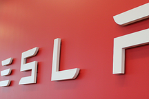 特斯拉沟通业务副总裁下月离职 与近来负面无关