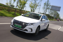 電動汽車自駕游不靠譜？比亞迪新能源510公里續航輕松帶你去遠方