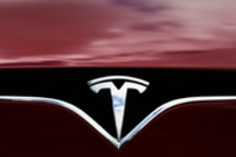 马斯克内部信重组特斯拉高管团队 称忽略媒体噪音