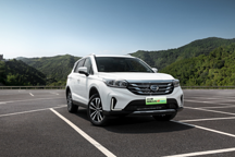 广汽新能源销量担当再出牌，19 款 GS4 PHEV 16.38 万起售